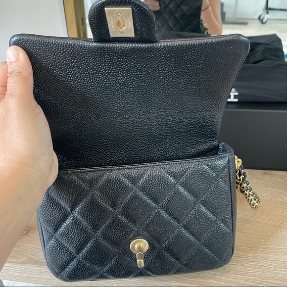Sold Chanel 21A caviar mini w coin - Picture 9 of 13
